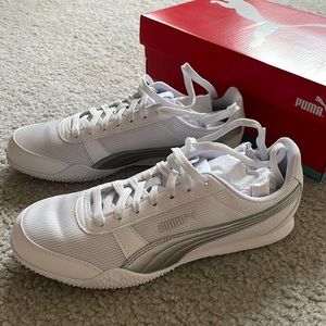 NWT - Puma soft foam white runners - size 9.5 womenswear